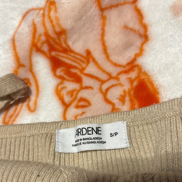 Tan Ribbed Crop Top with Ruffle Hem - Picture 2 of 4